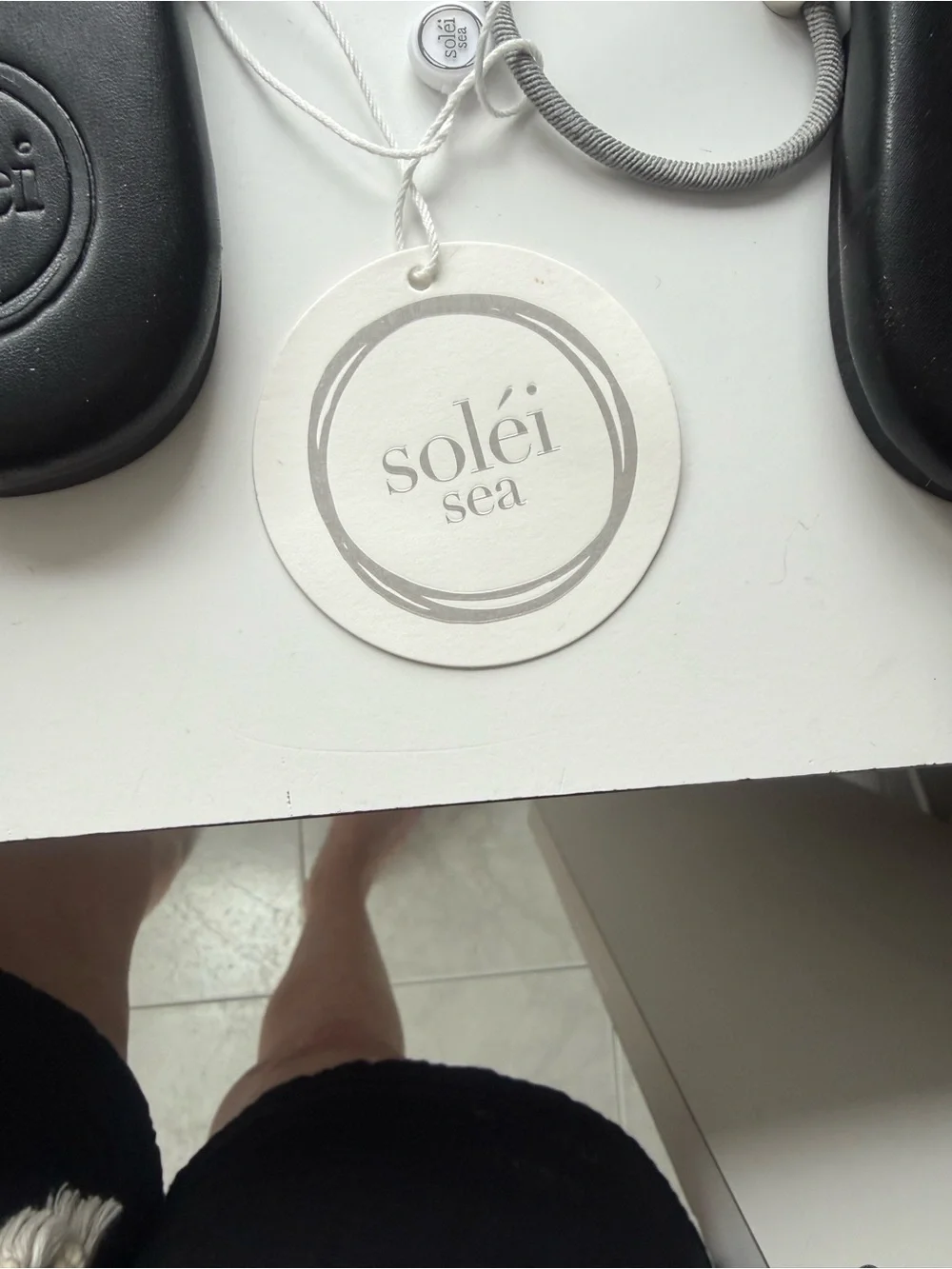 Solei Sea thong sandals black size 8 NWT - Picture 5 of 6